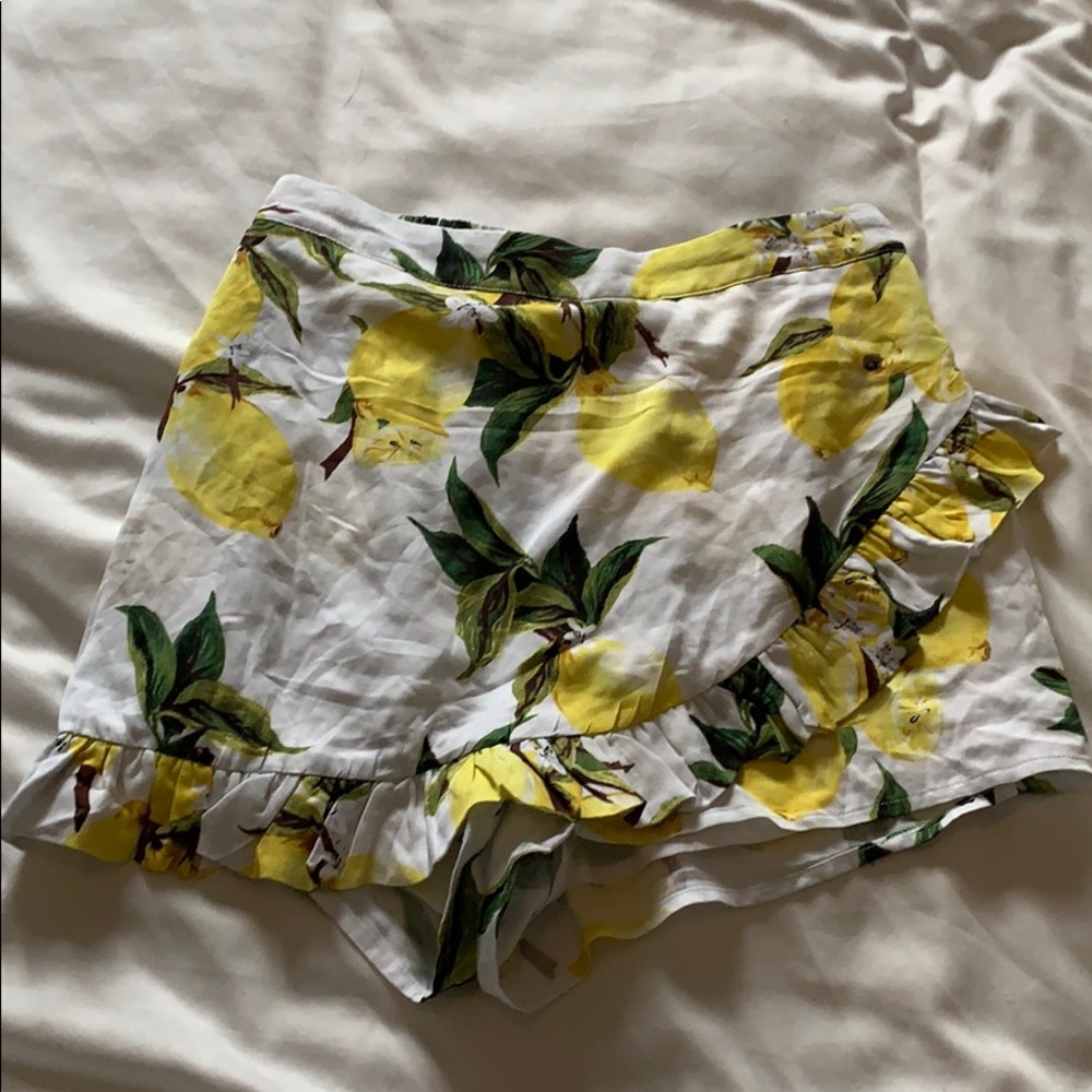 Lemon skort ( shorts with skirt)